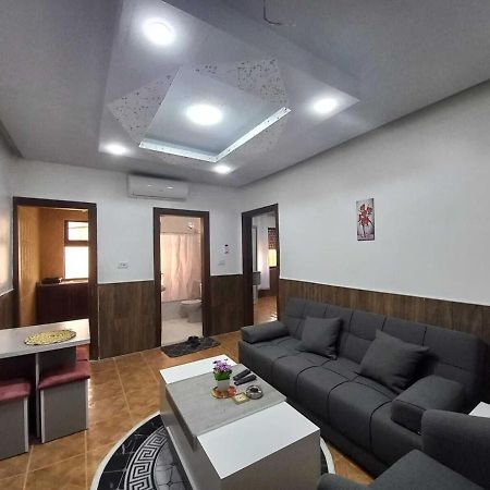 עמאן Al-Nujoom Hotel Suites מראה חיצוני תמונה