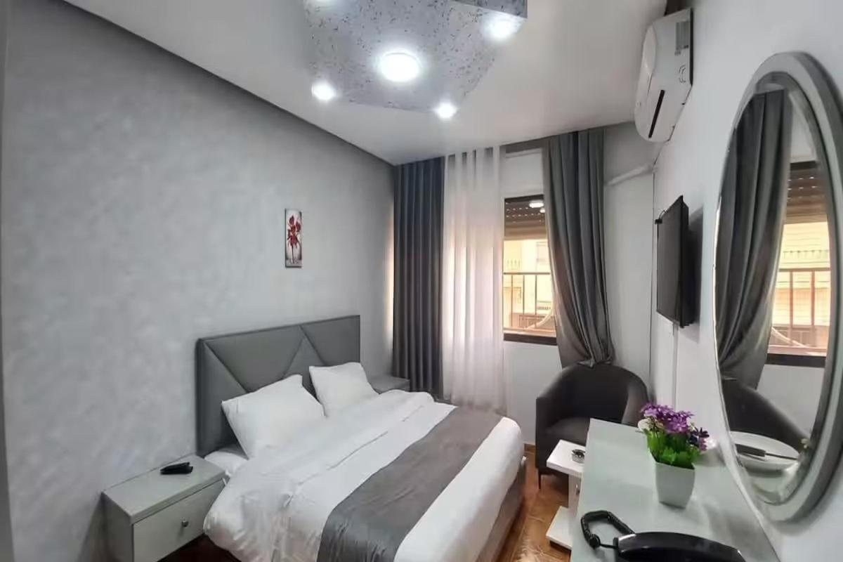 עמאן Al-Nujoom Hotel Suites מראה חיצוני תמונה