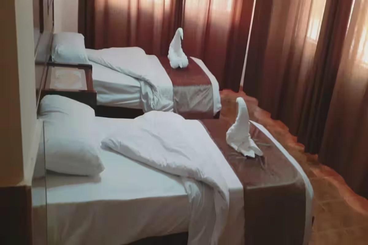 עמאן Al-Nujoom Hotel Suites מראה חיצוני תמונה