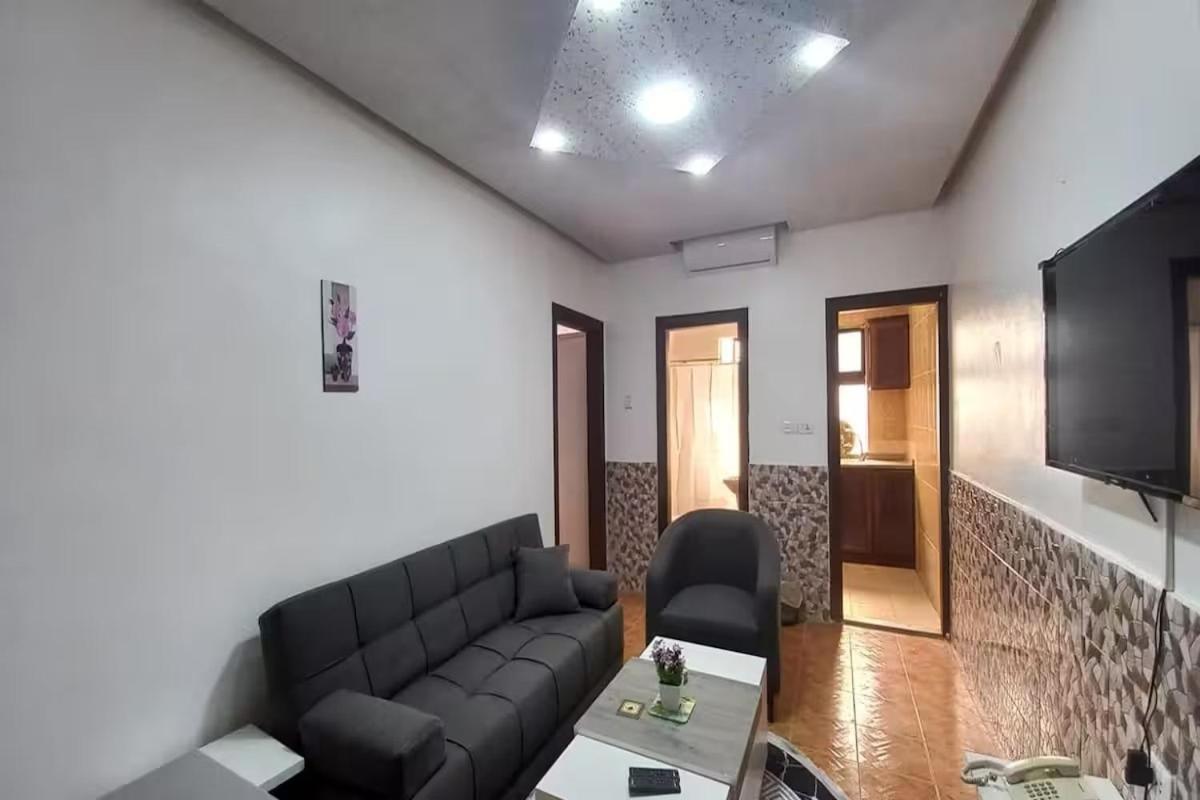עמאן Al-Nujoom Hotel Suites מראה חיצוני תמונה